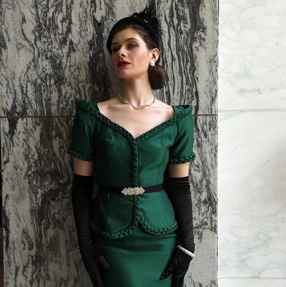 Vintage Green "Marilyn Monroe" Inspired Satin Evening Suit - Picture 4 of 12